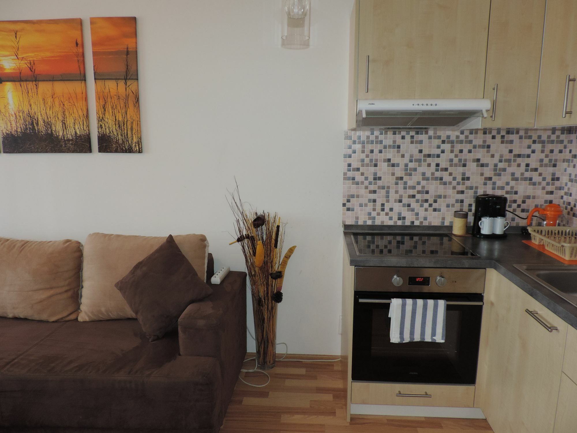 Homeroomsprague Apartment *