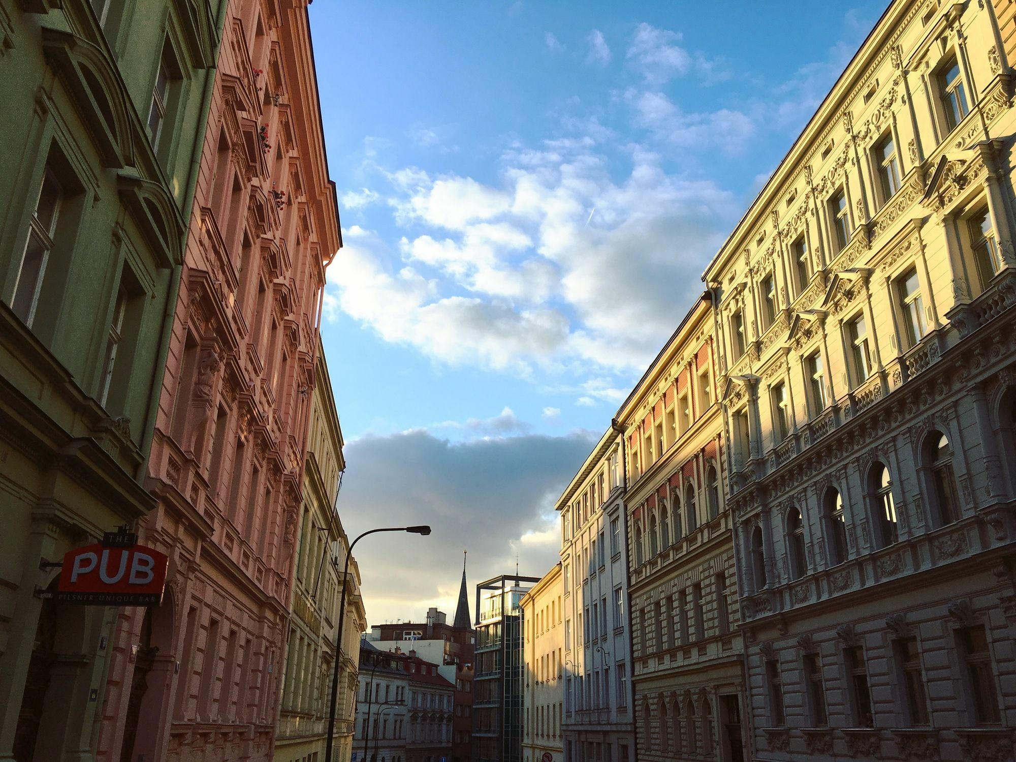 Limehome Halkova Prague