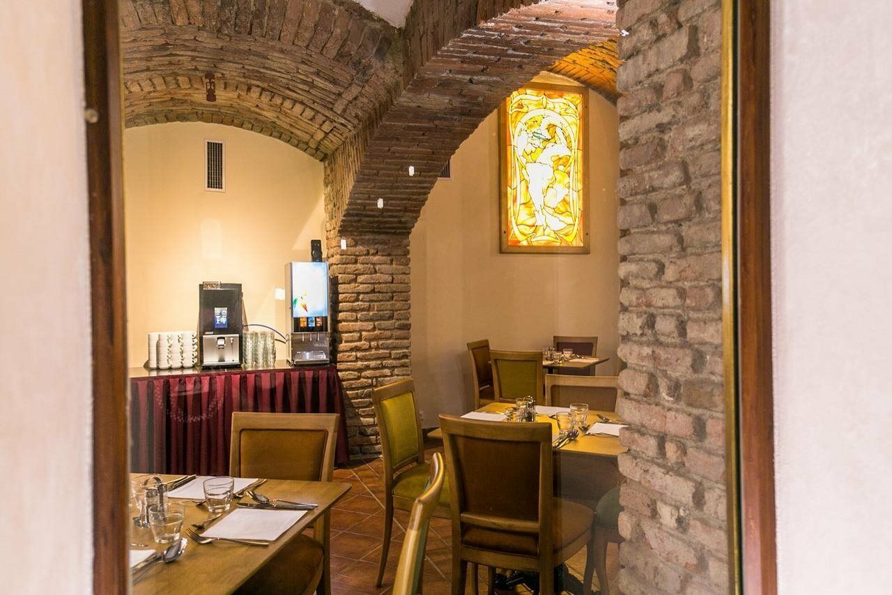 Otel Caruso Old Town 4*