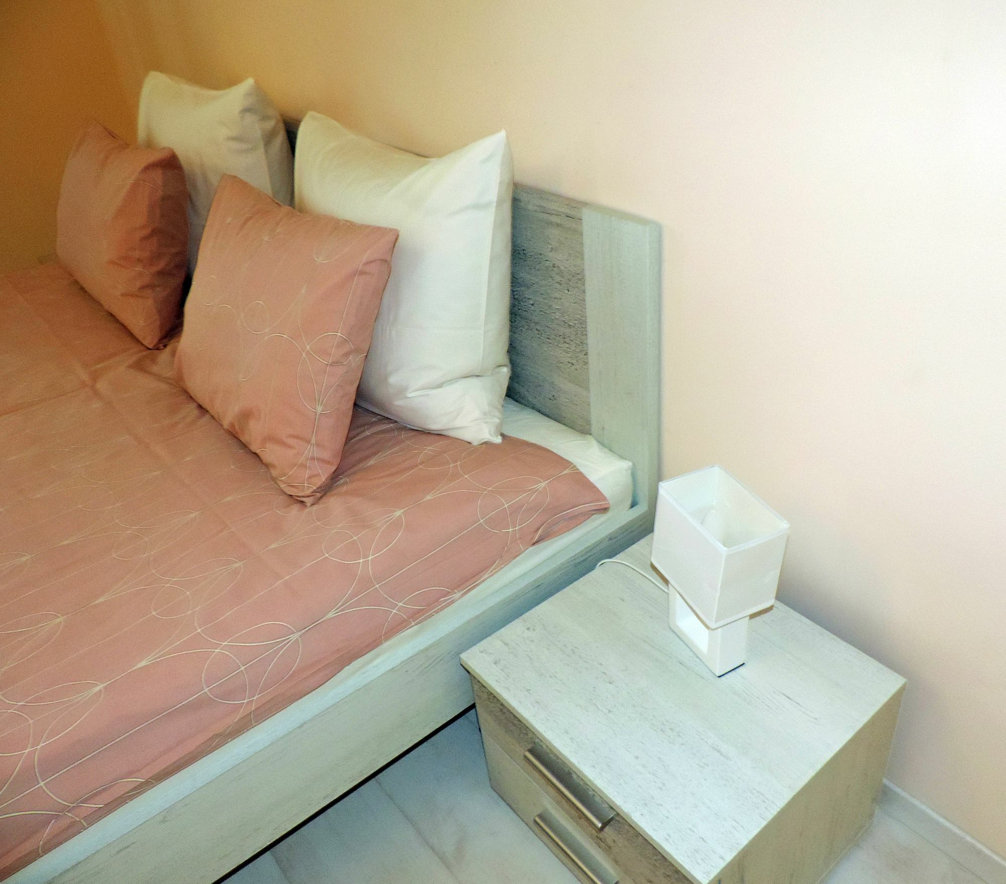 Homeroomsprague Apartment