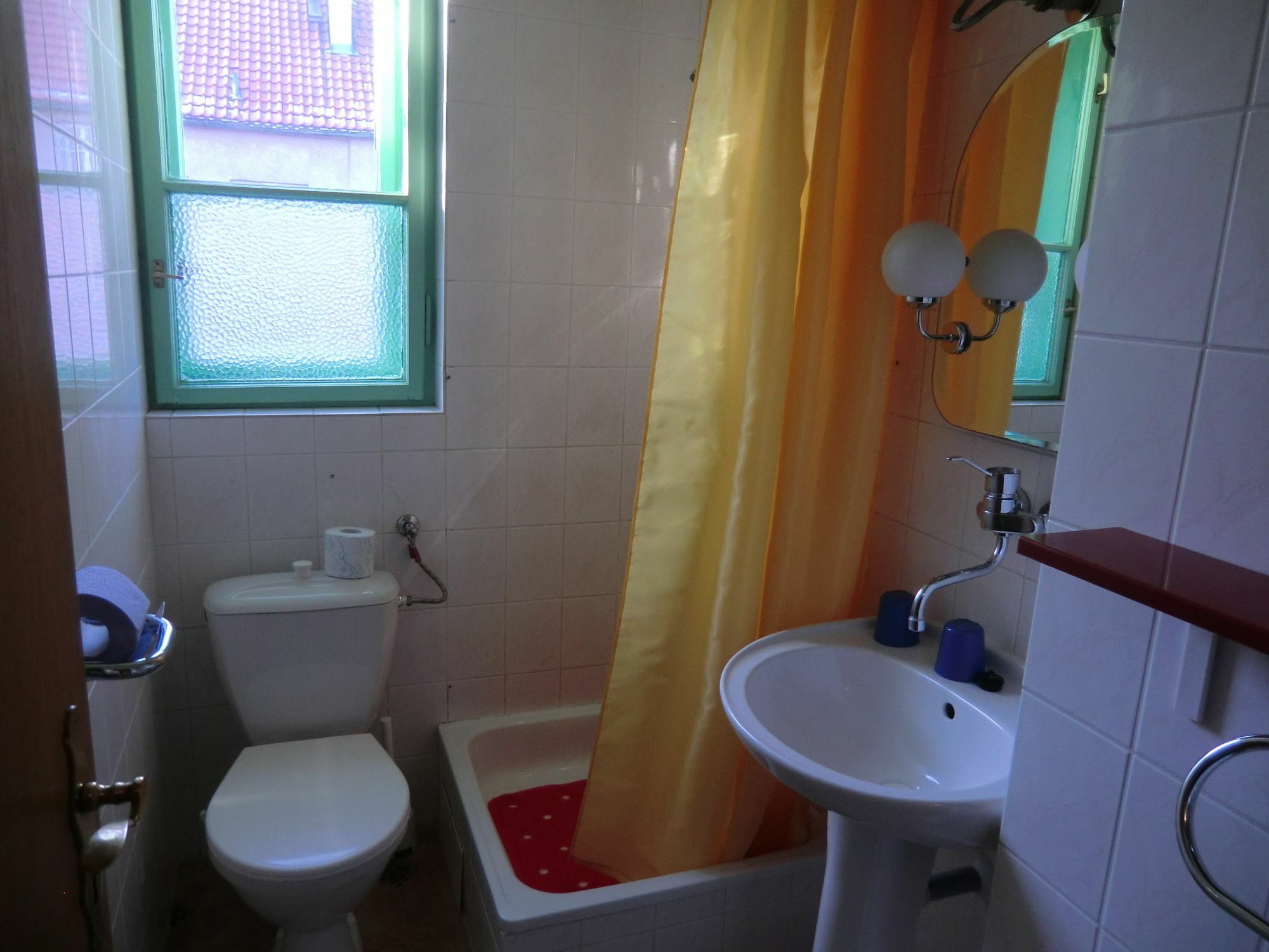 Casa de hóspedes Orbis 3*
