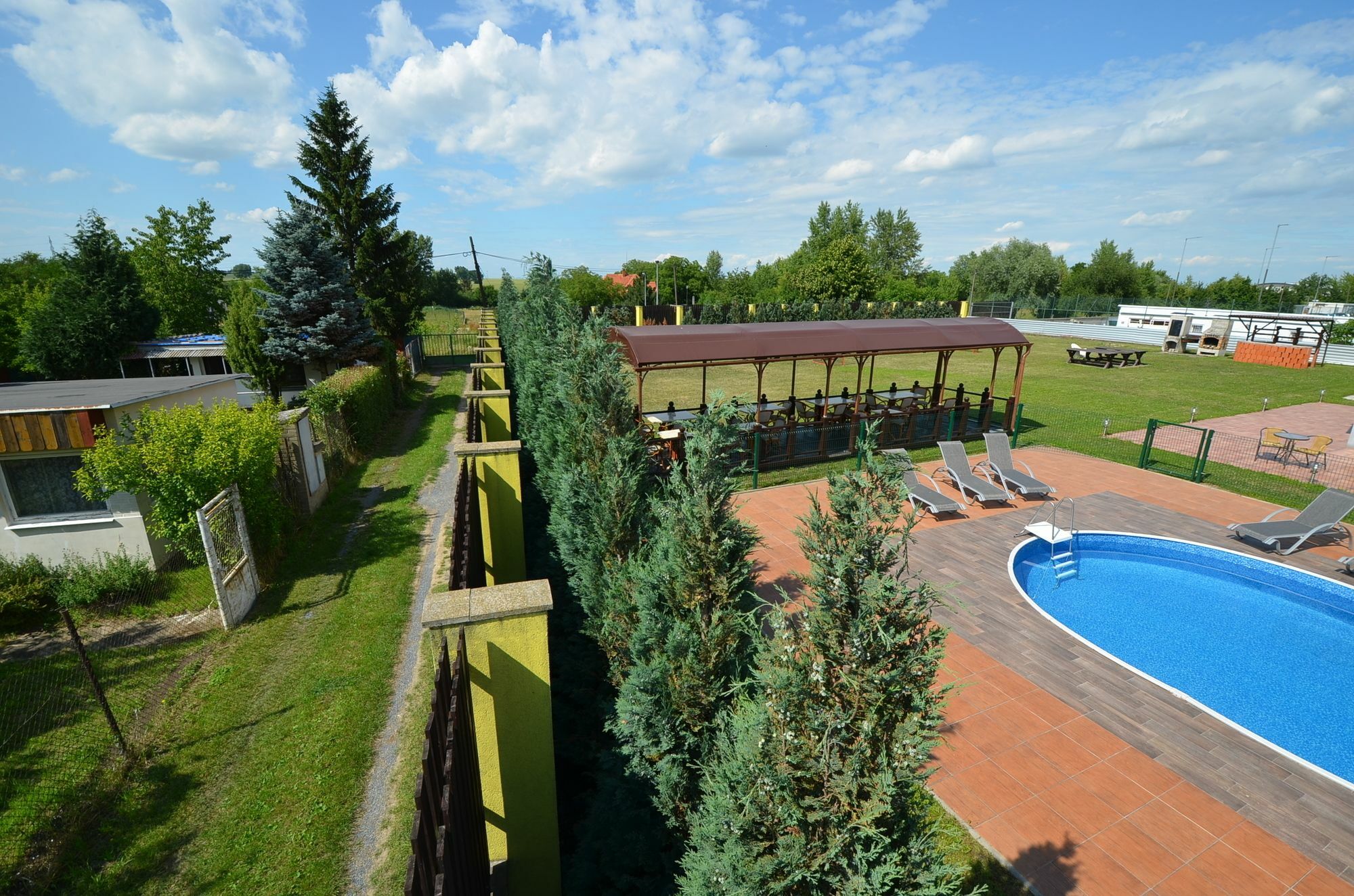 Aura Design & Garden Pool Hotel
