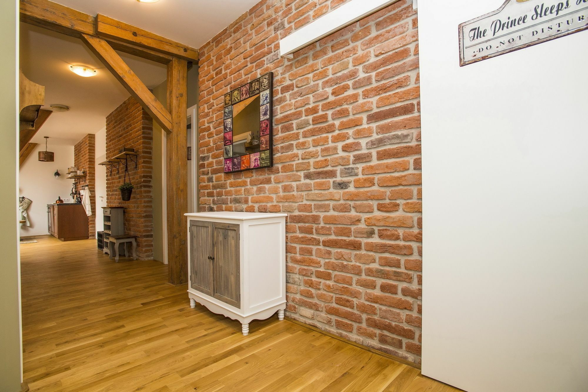 Good Block Apartment *