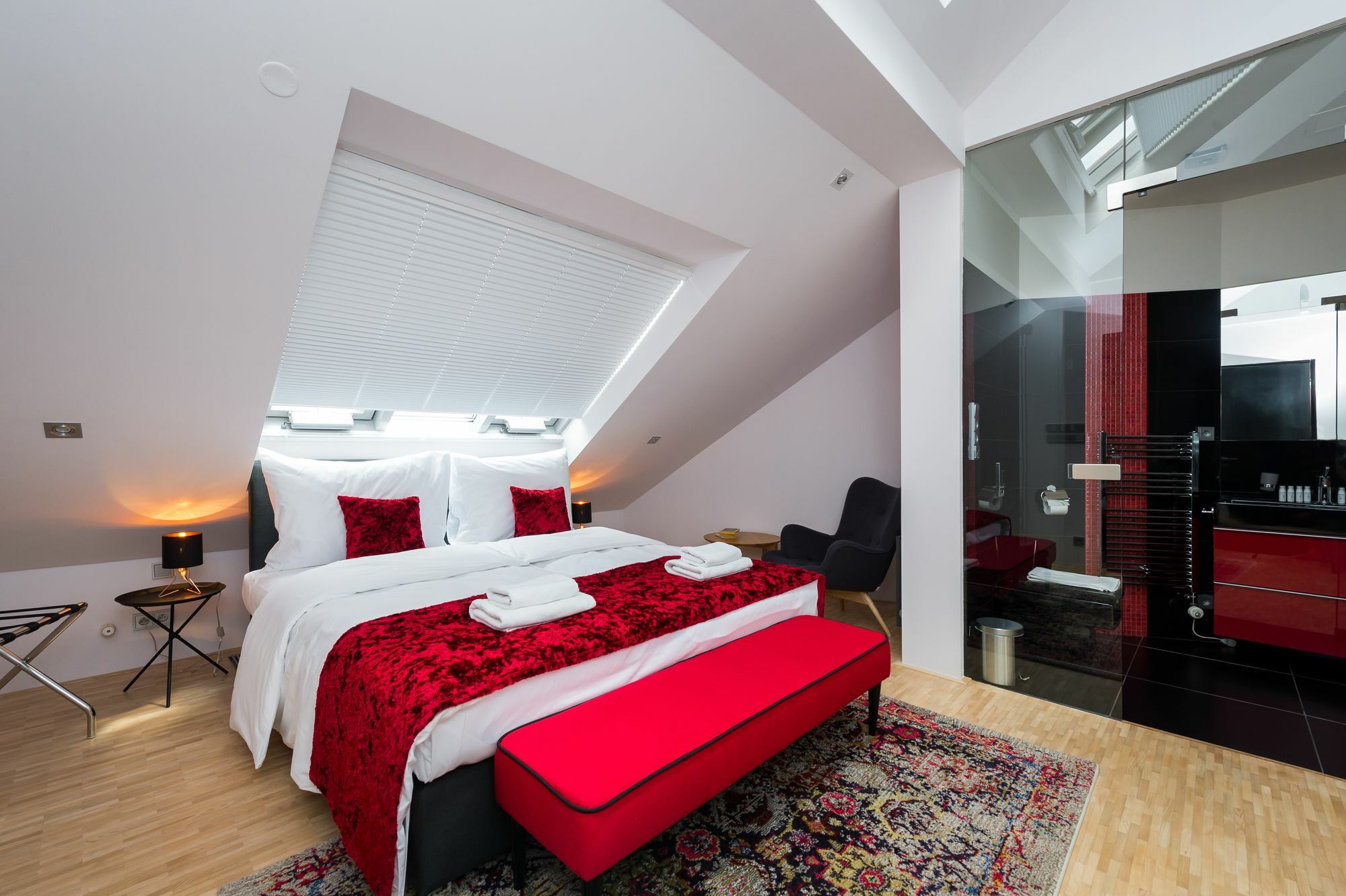 Empirent Wenceslas Square Apartment *