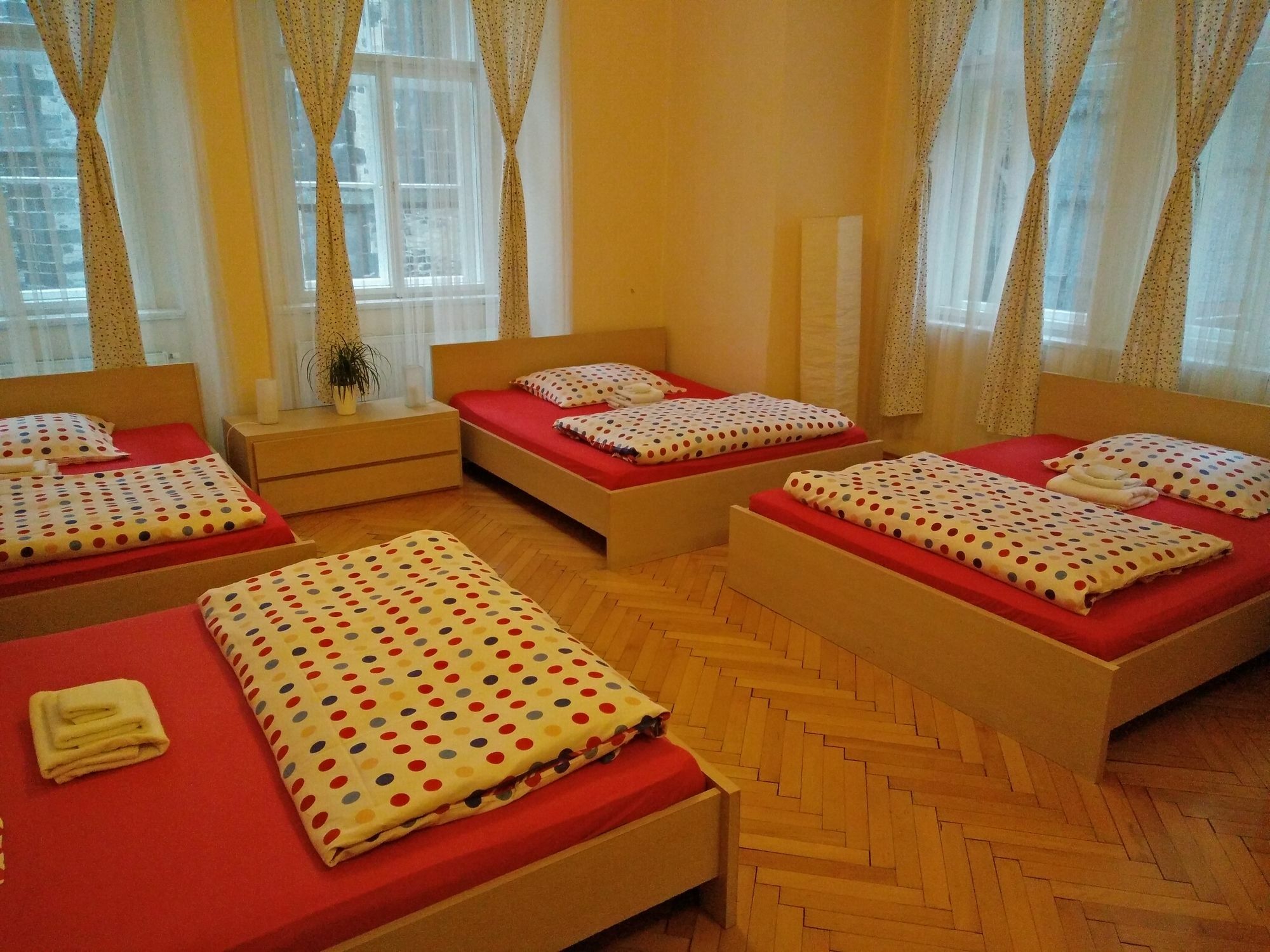 Tynska 7 *