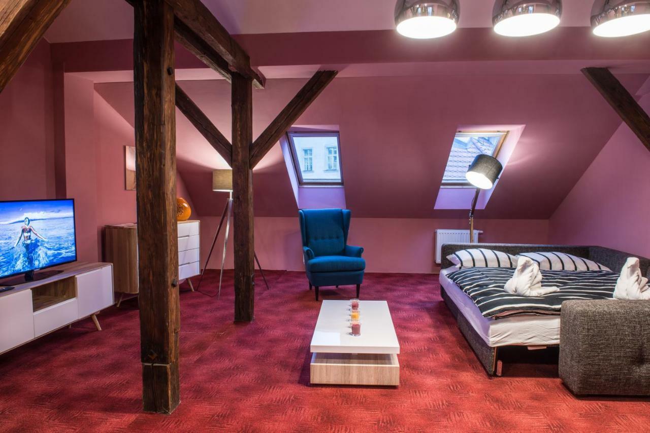 Apartment Spacious And Quiet Attic Flat In Centre Prag