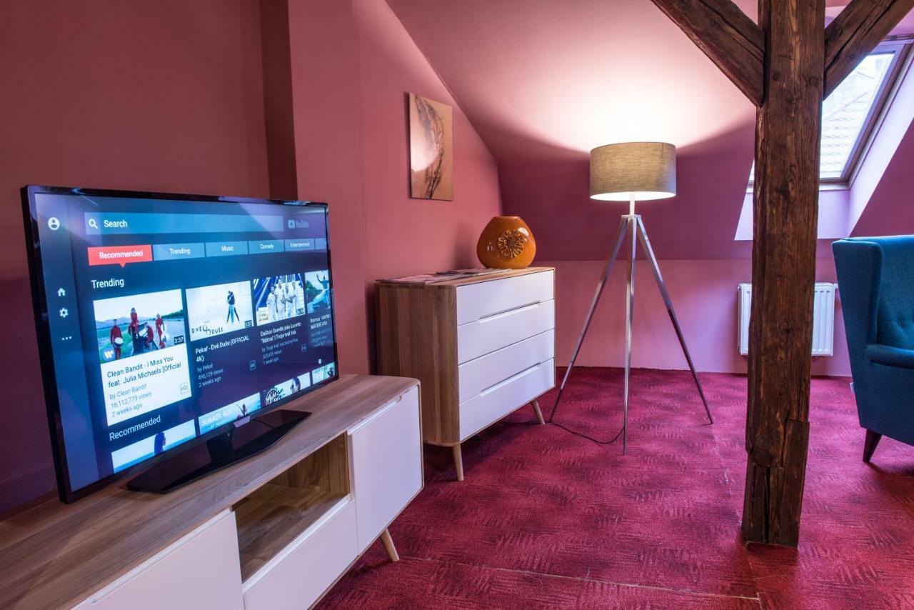 Apartment Spacious And Quiet Attic Flat In Centre *