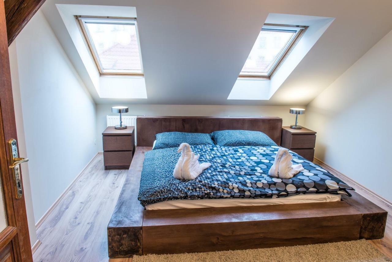 Apartment Spacious And Quiet Attic Flat In Centre *