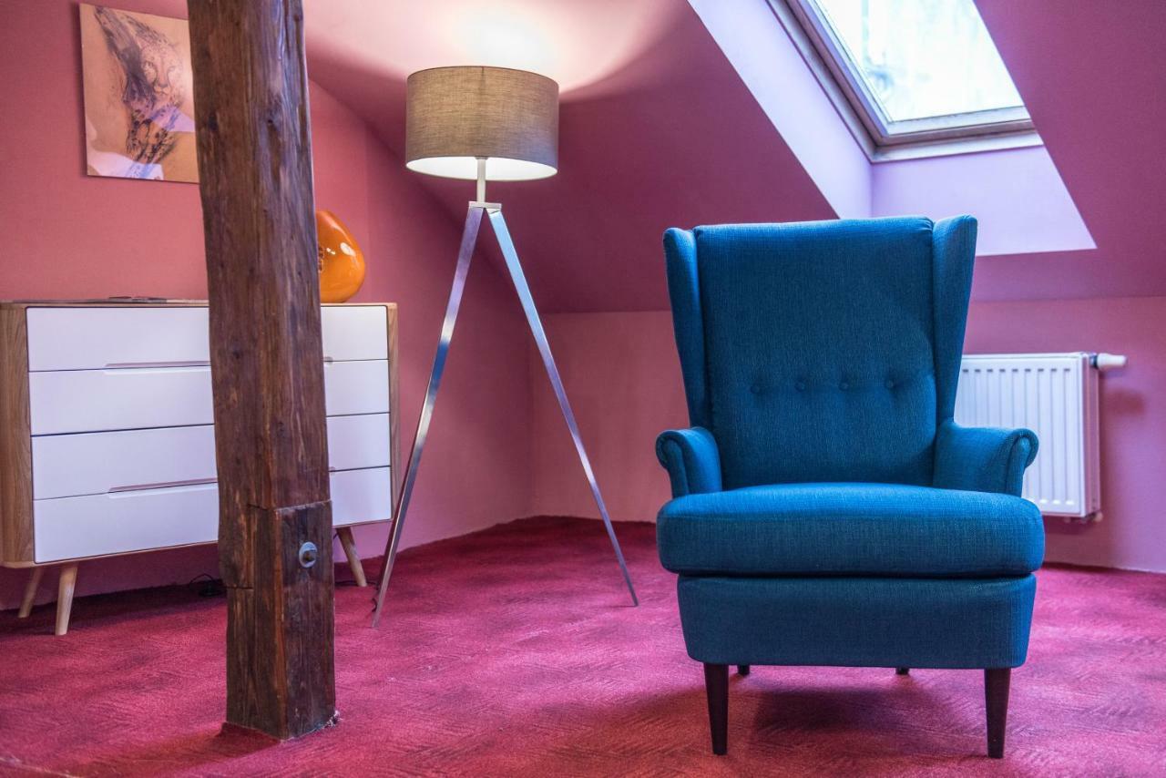 Spacious And Quiet Attic Flat In Centre Apartment *