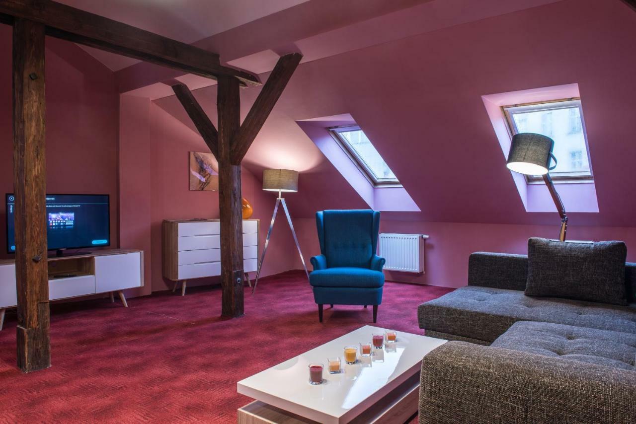Apartment Spacious And Quiet Attic Flat In Centre