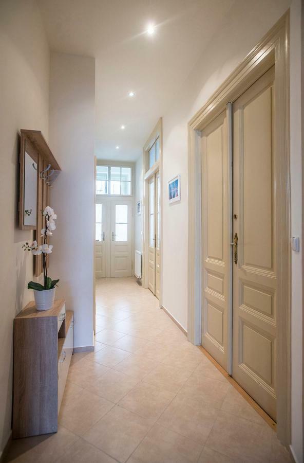 Charles Iv Apartment Prague