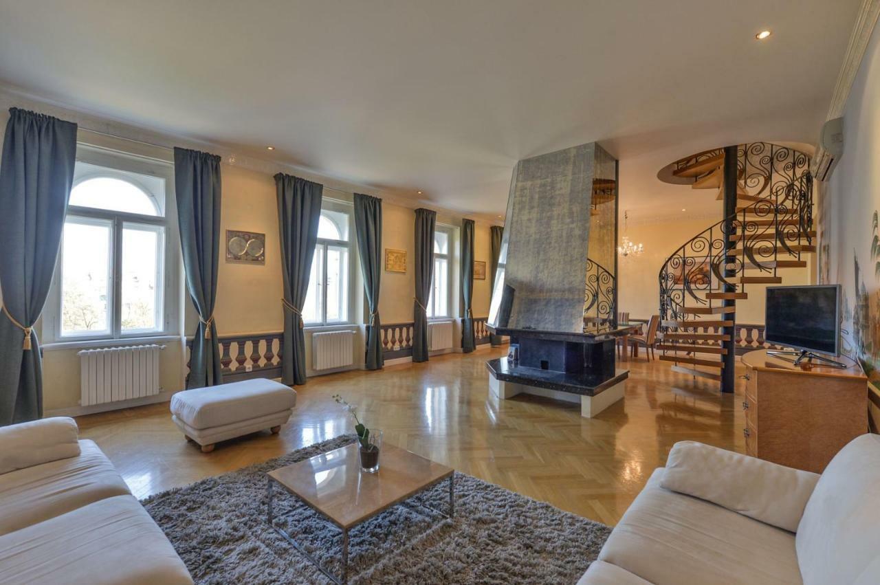 Panoramic Loft Apartment