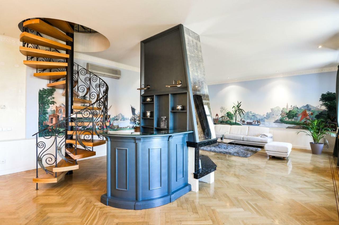 Panoramic Loft Apartment