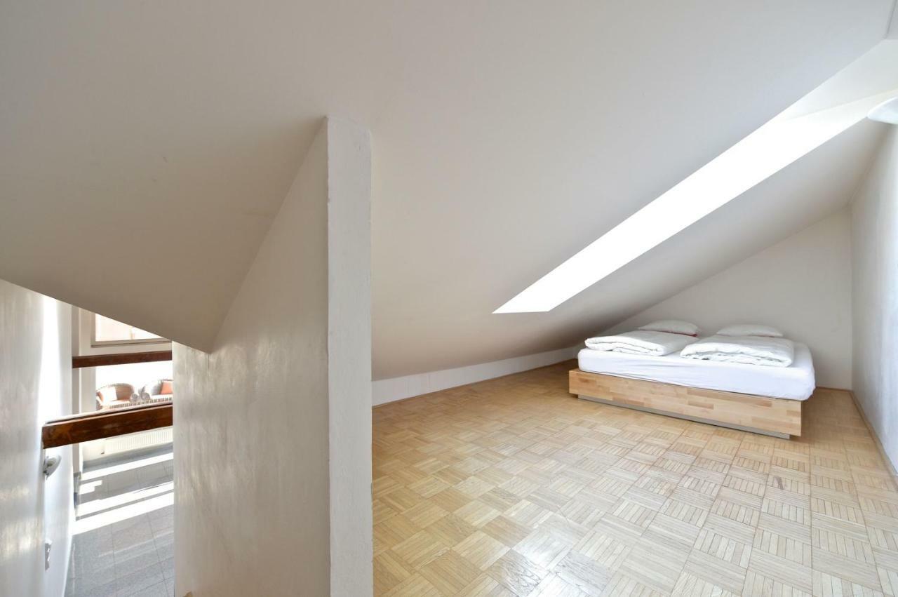 Townhall Loft With Terrace Prague