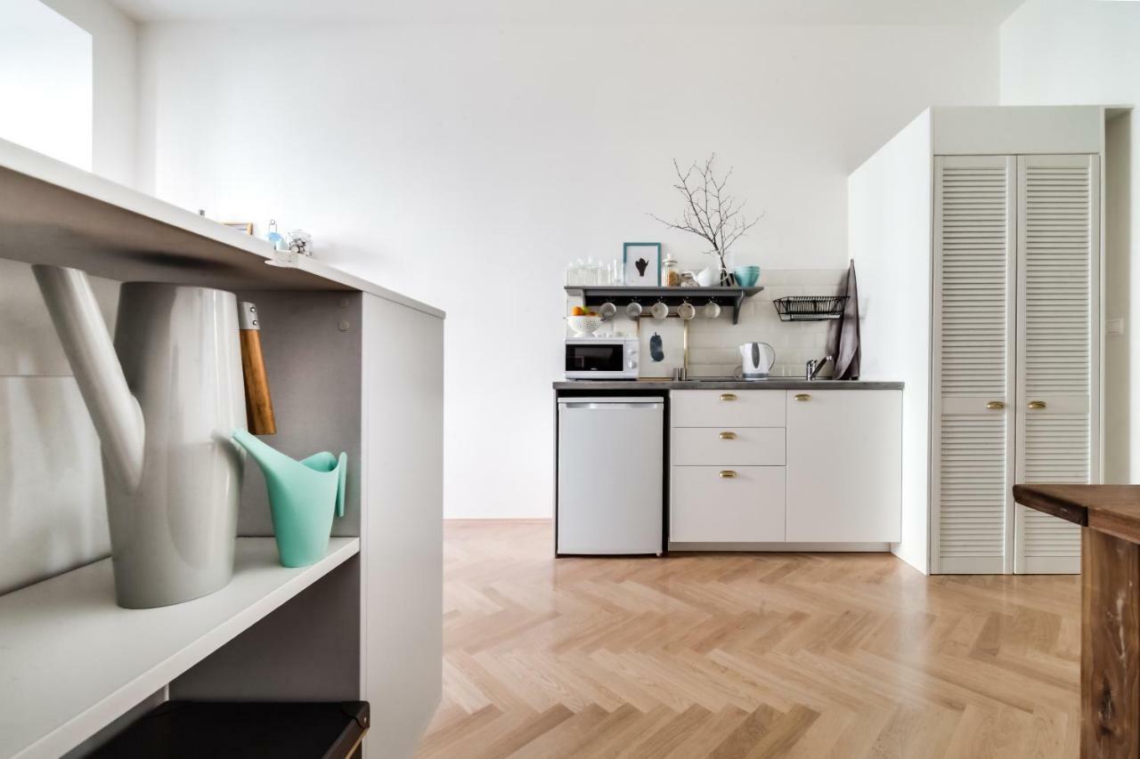 Trendy Local Apartment *