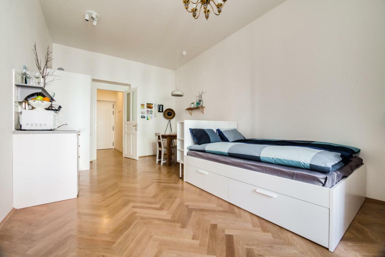 Trendy Local Apartment Prague