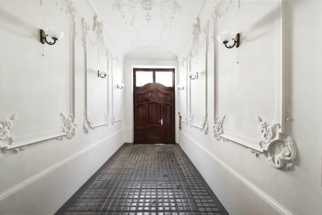 Trendy Local Apartment Prague