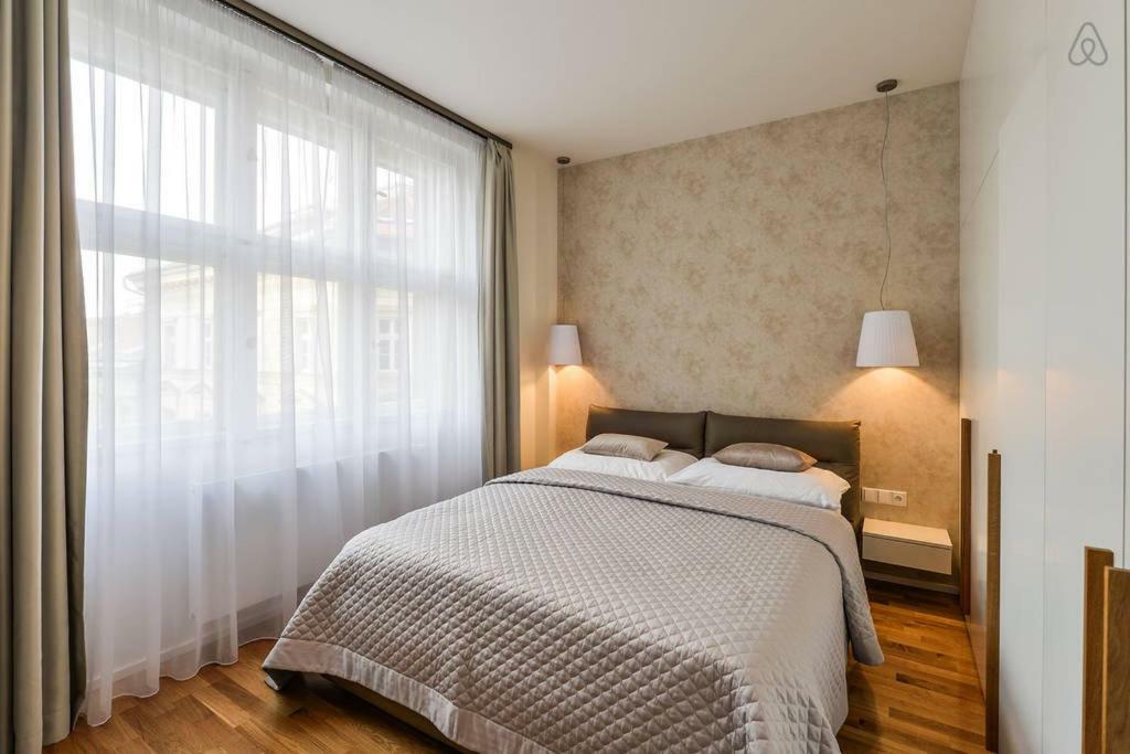 Wishlist Residences - Karlin Free Parking Apartment