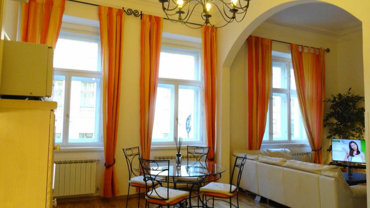 Apartment Four Seasons Platnerska Prague