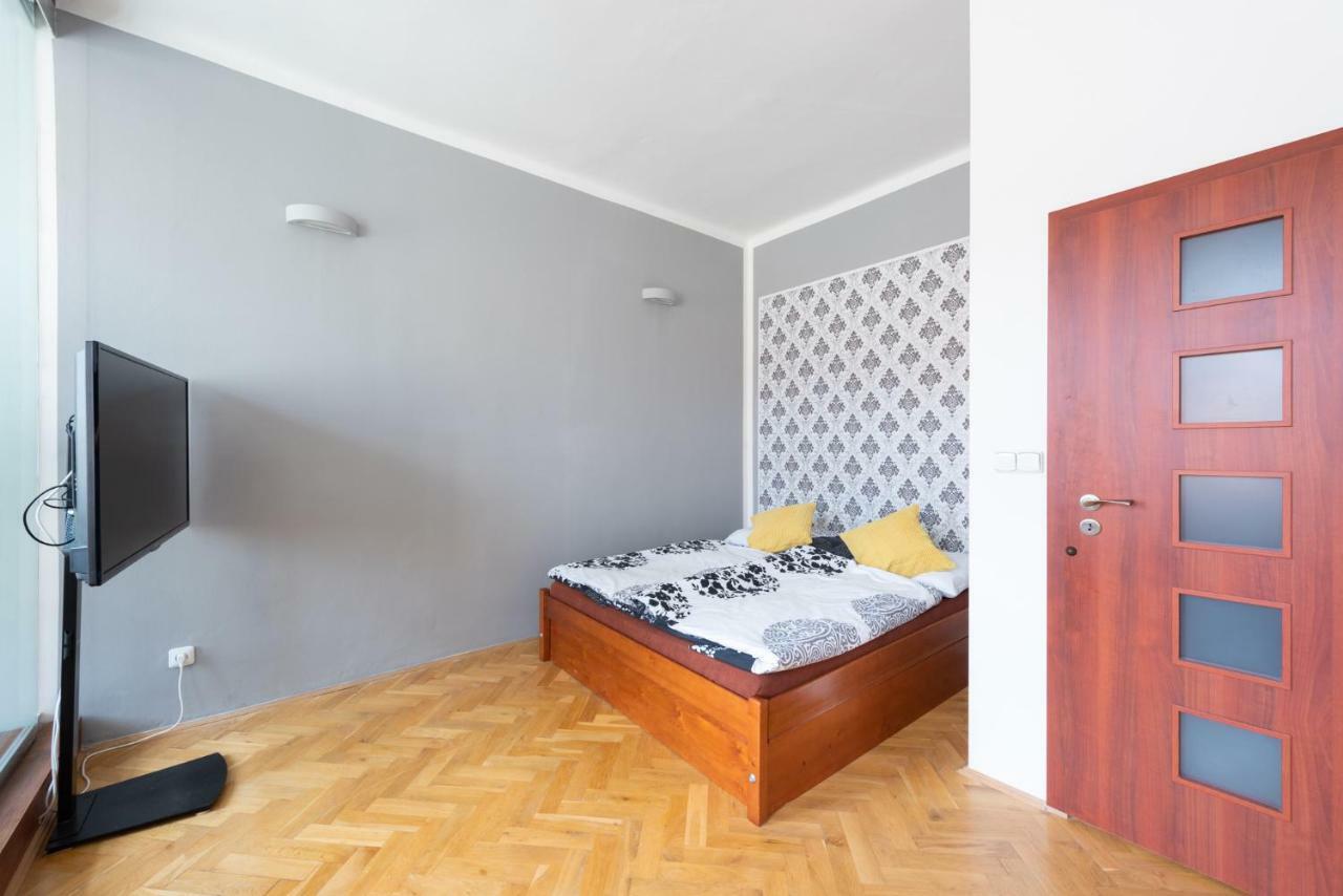 Modern Few Steps From Centre Apartment