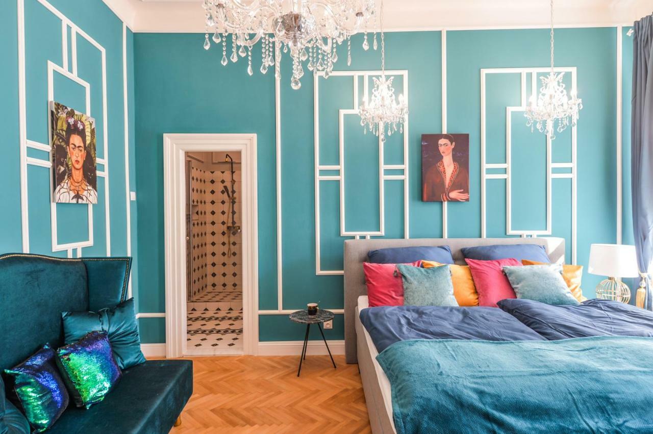 Glamour Frida Apartment *