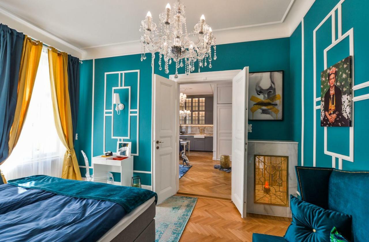 Glamour Frida Apartment