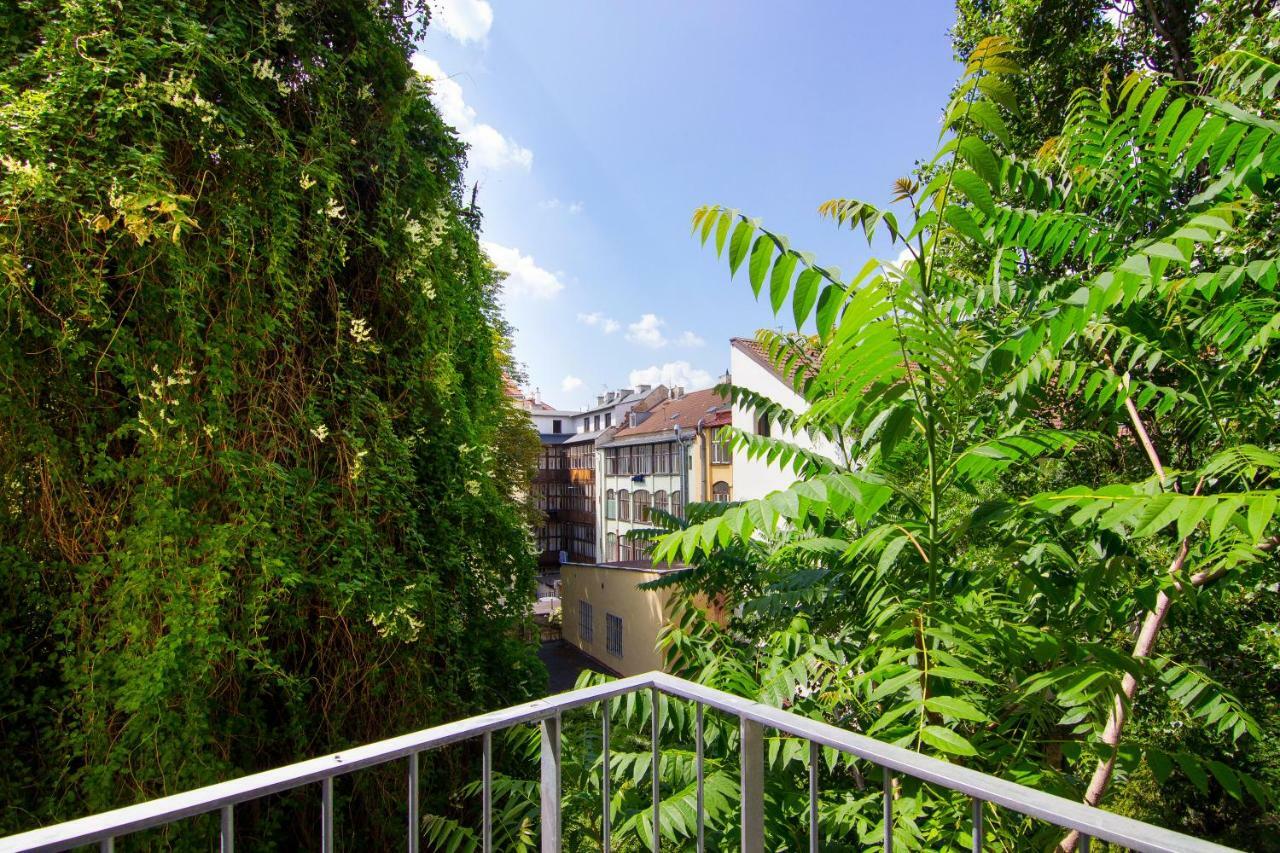 Zizkov Parking By Michal&friends Apartment Prag