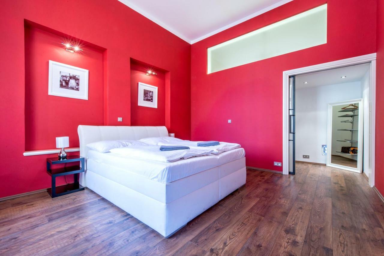 ✰downtown Grand - Old Town Location✰ Apartment