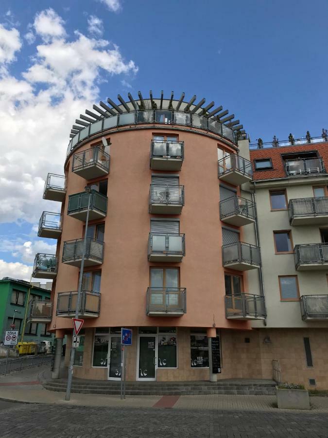 Modrany Apartment Prag