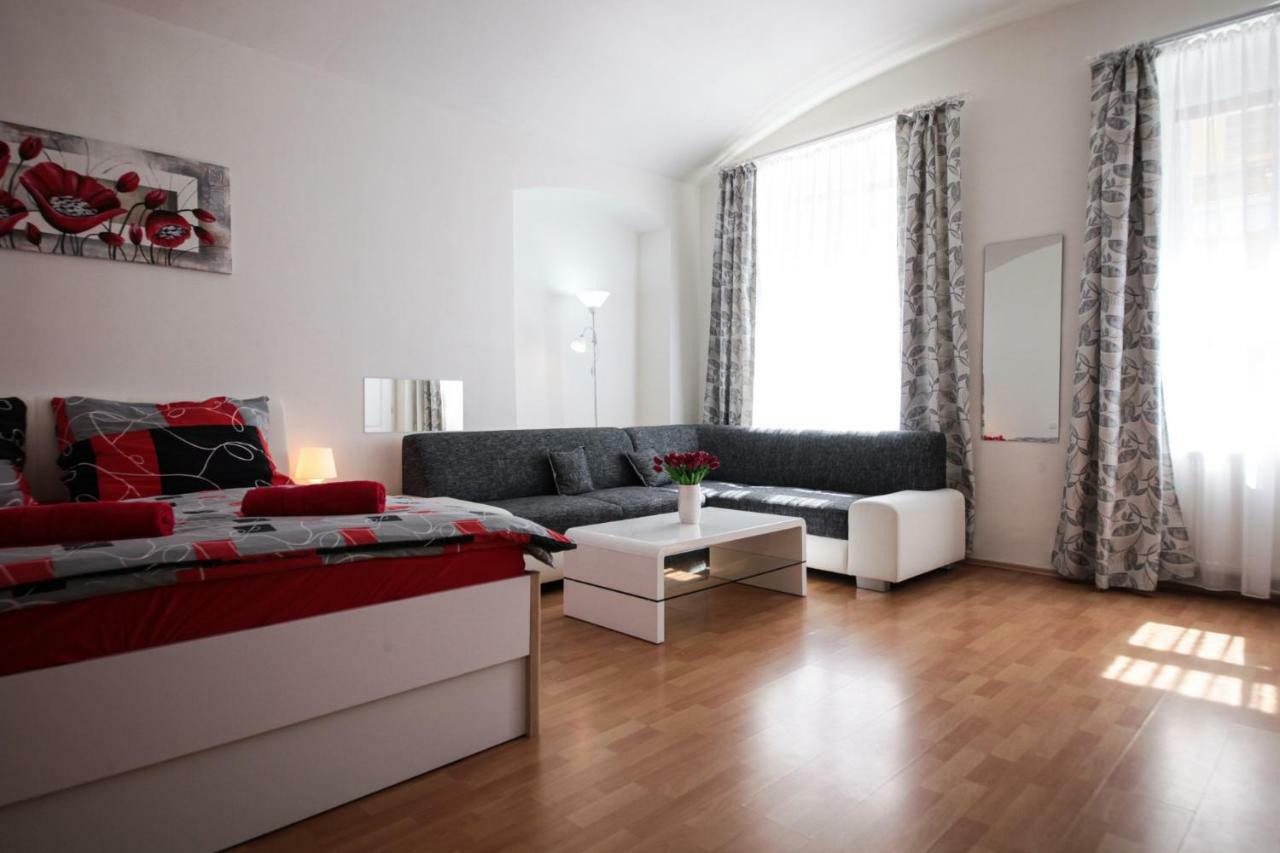 Family Duplex On Wenceslas Square Prague