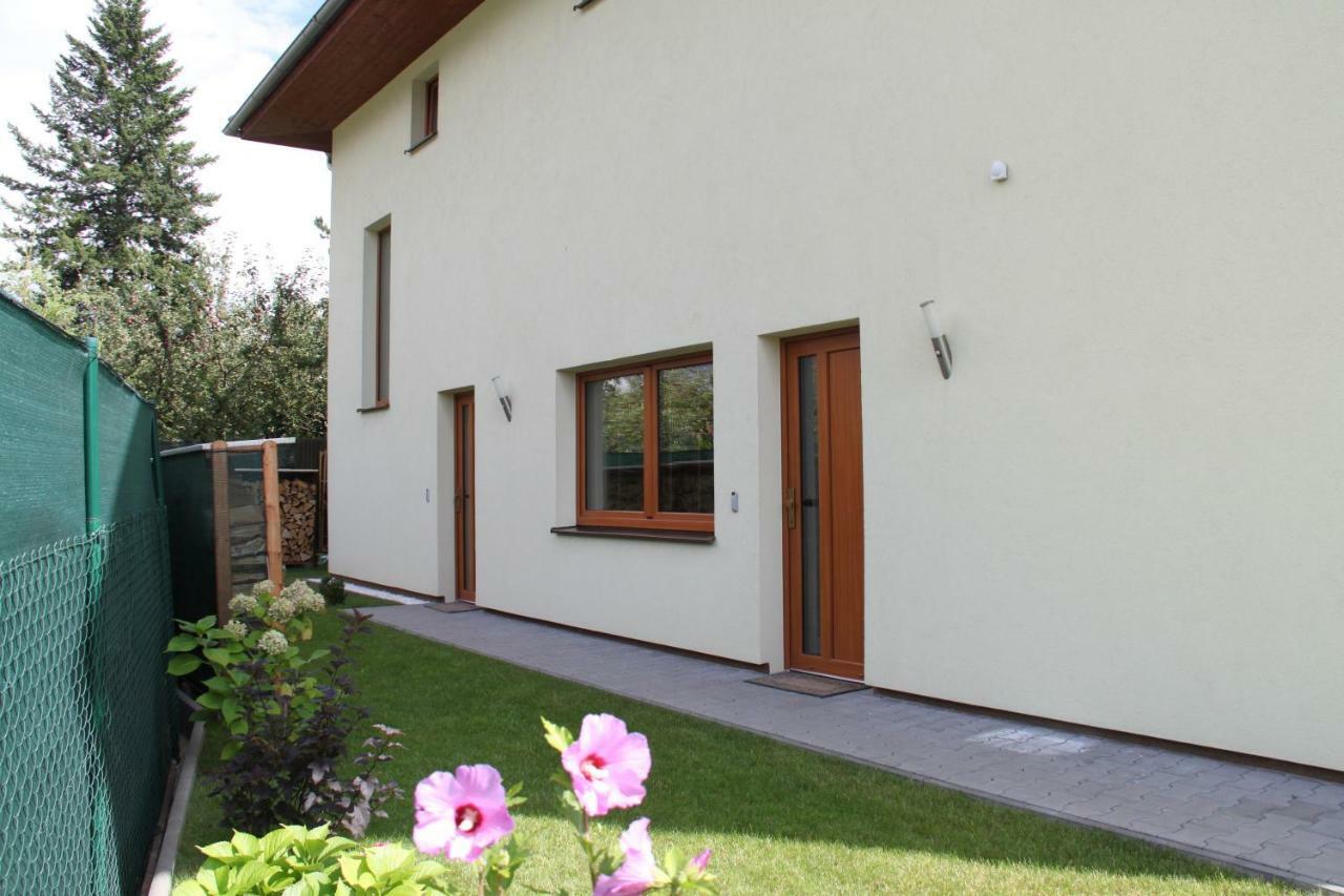 Lovely Apartment, Garden, Parking, Wifi, Netflix * Prague
