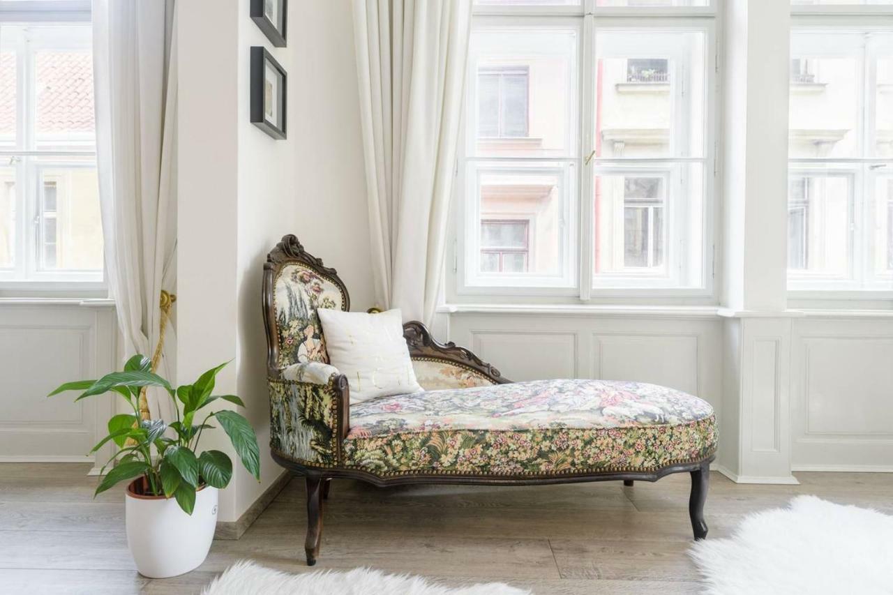 Stylish, Light-filled In The Historic Center *