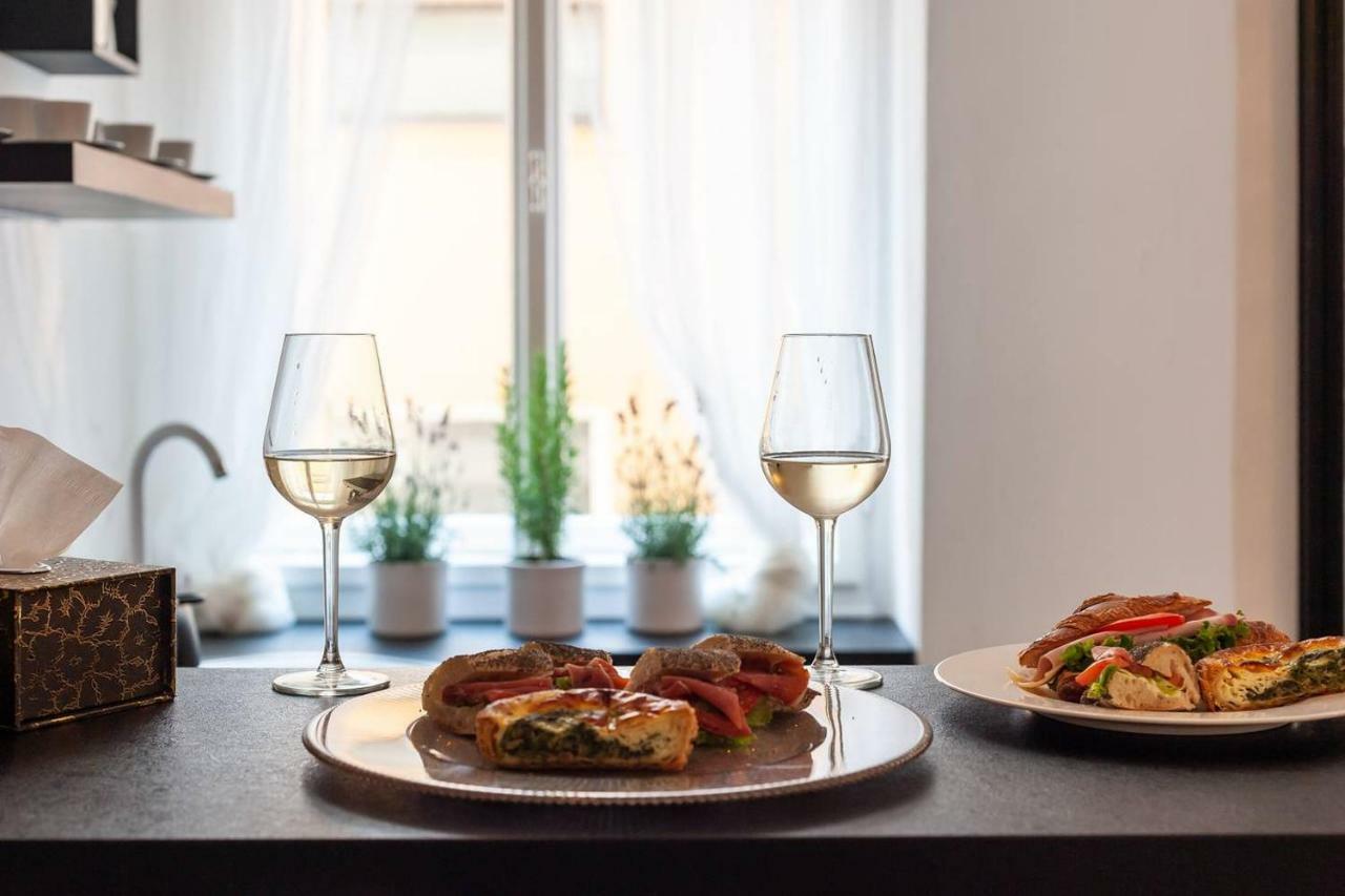Wenceslas Square / Main Station - New Studio***** Apartamento