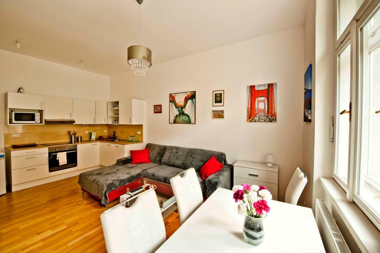 Center Of - Comfortable Home-like Daire