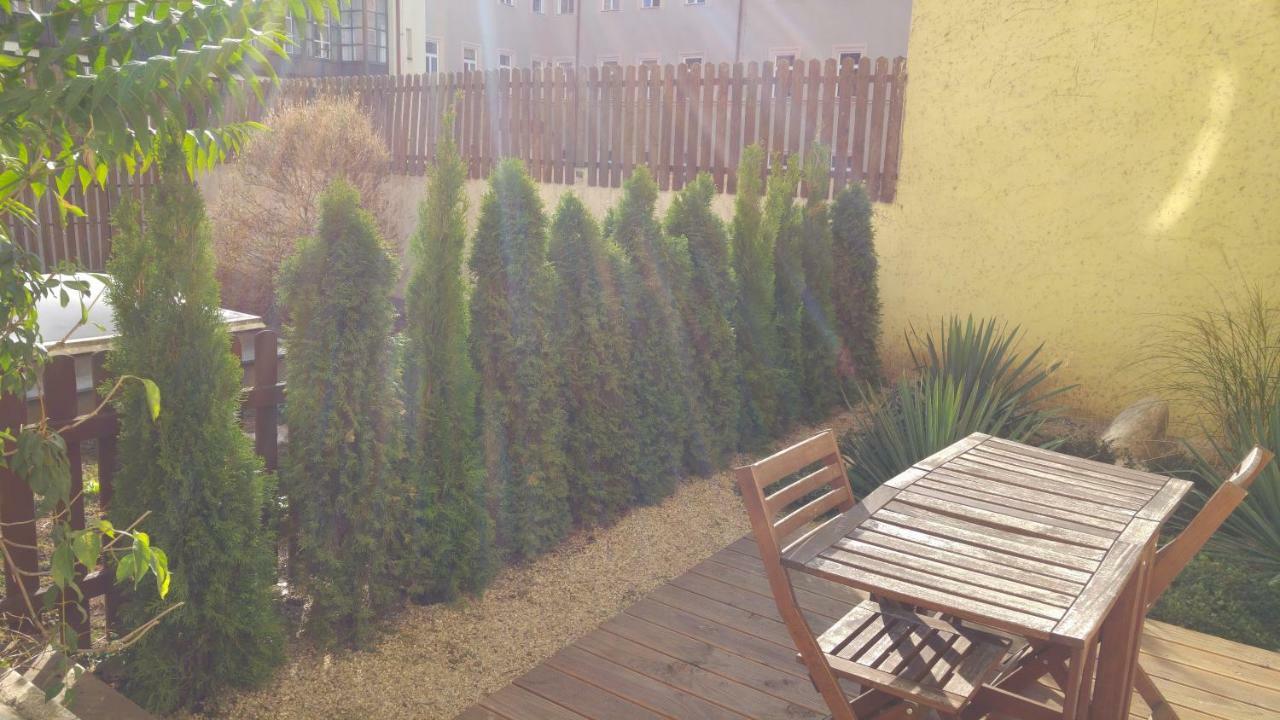Elegant Apartment With Free Garage In The Center Of Prague Apartment *