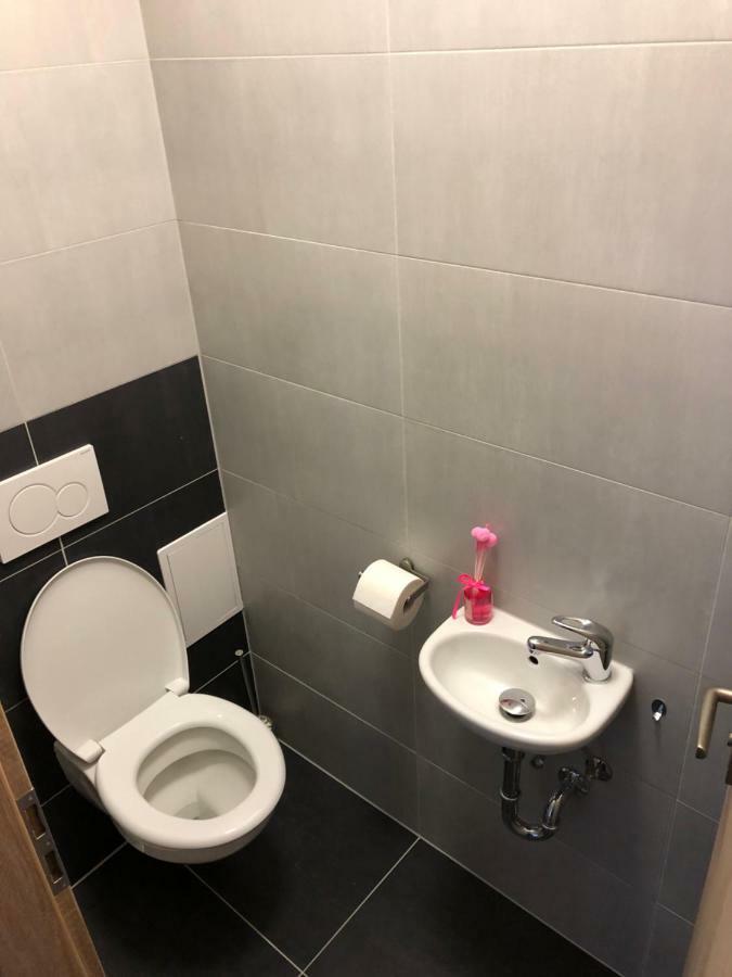 Kotlaska 417/20 * Prague
