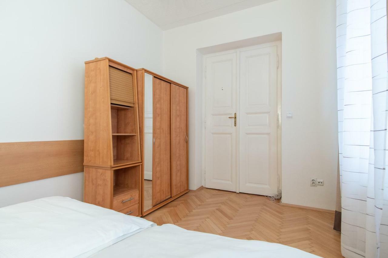 City Center Mikulandska By Easybnb Apartment
