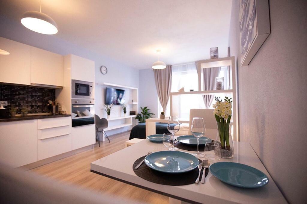 Apartment Letnany - Standerova Prague