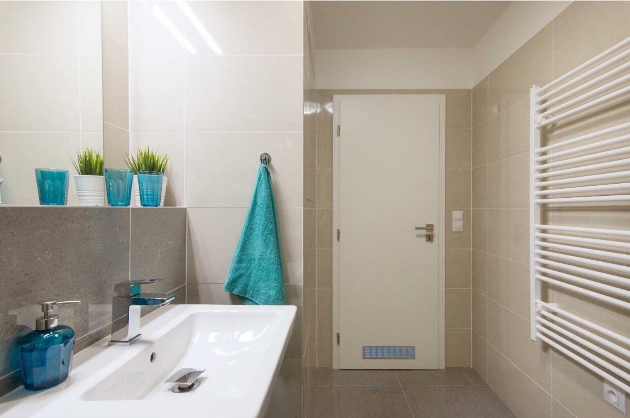 Free Parking In Garage Karolina Plazza, New Cosy With Need Apartment *