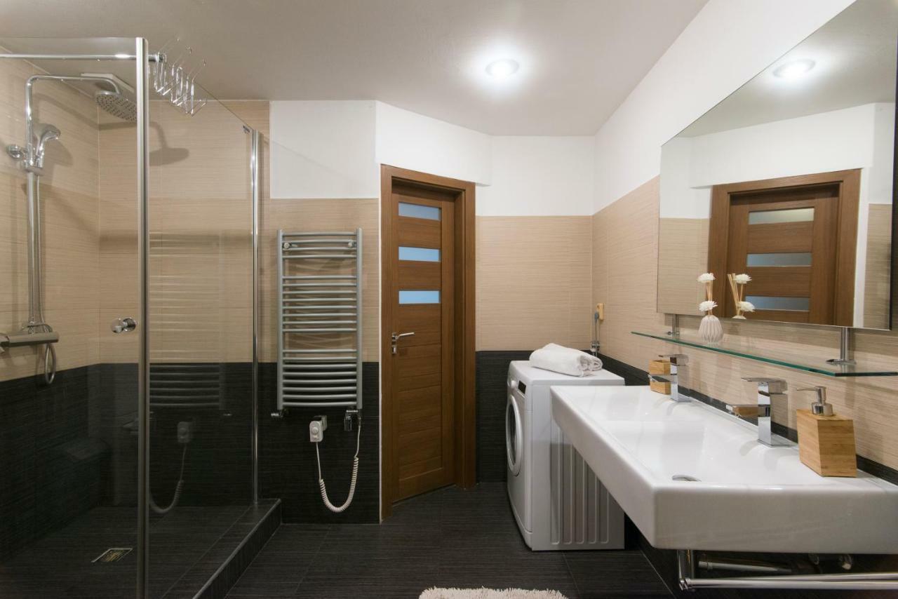 Spacious Near Wenceslas Square Apartment
