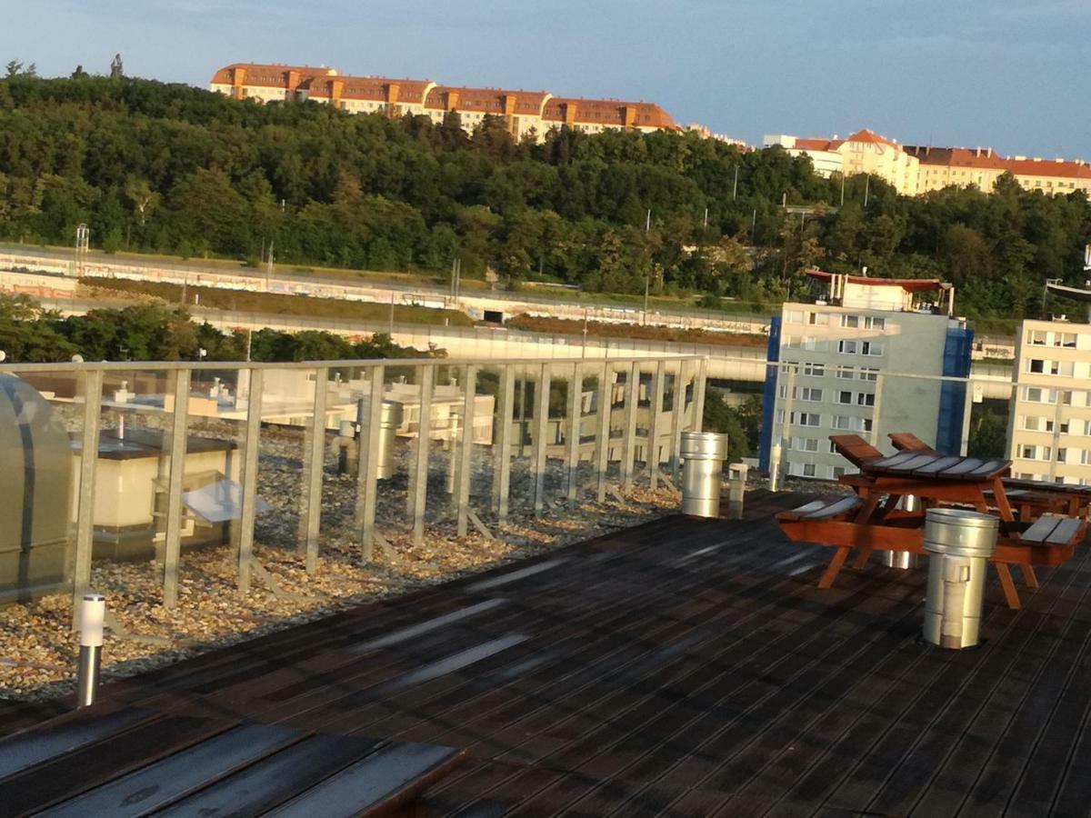 Love Studio By The Metro Prague