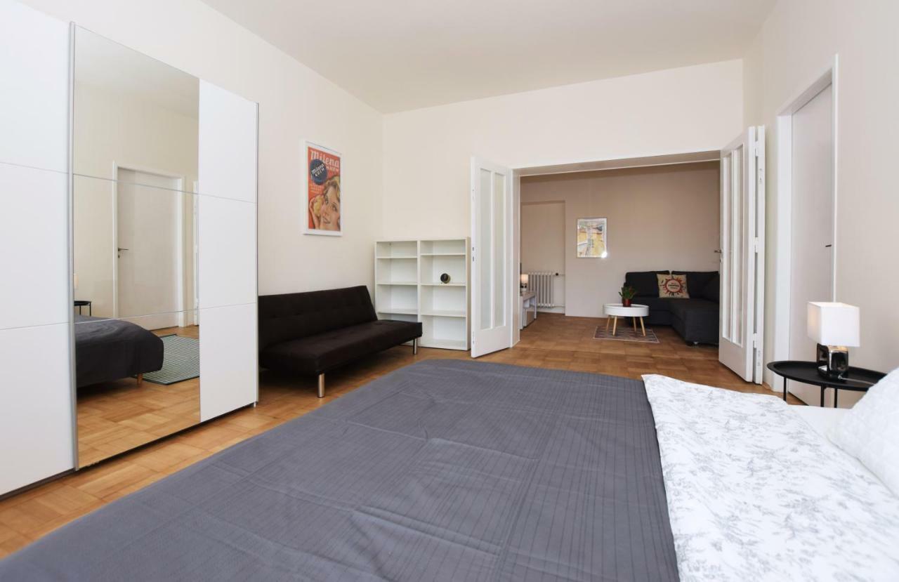 As Aparts. Old Town Square Apt. Daire
