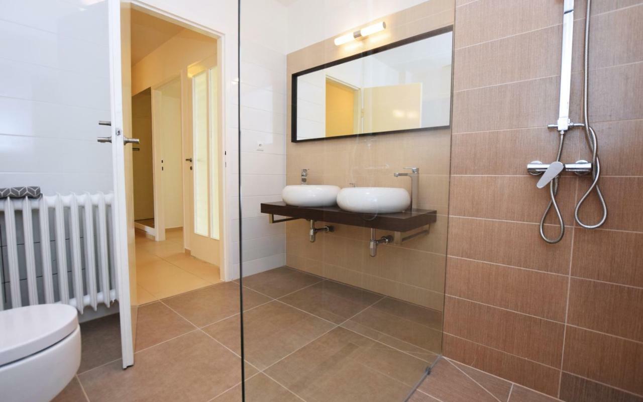 As Aparts. Old Town Square Apt. Apartment *