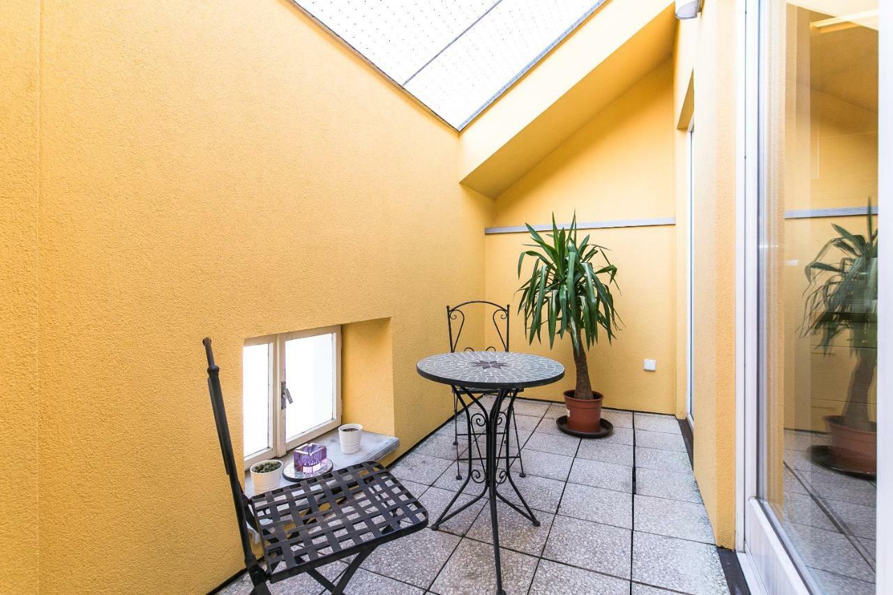 Apartment Attic By Wenceslas Square *