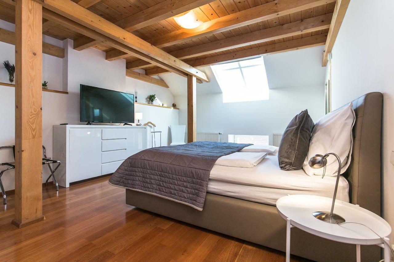 Attic By Wenceslas Square Apartment *