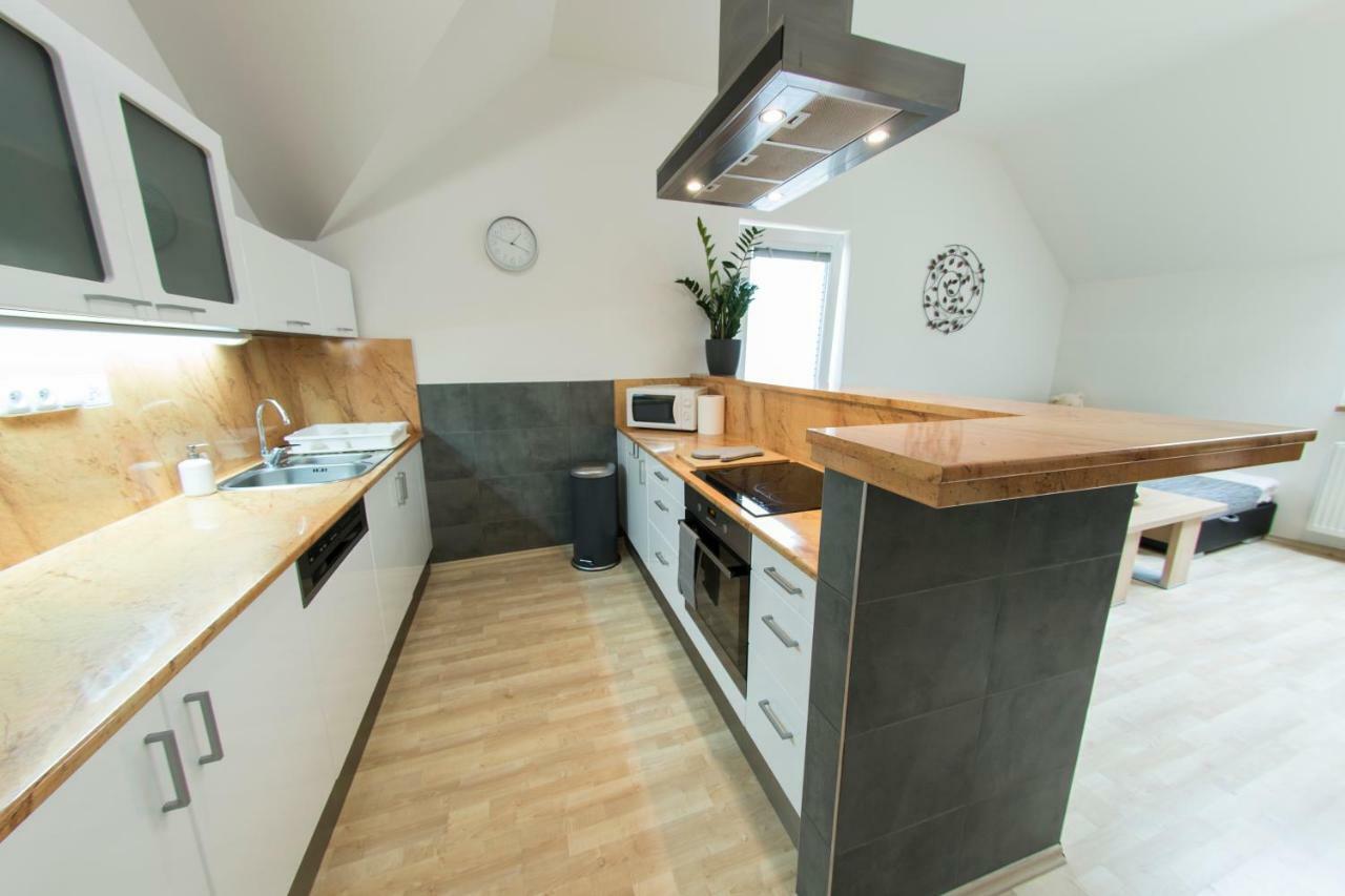 Lahovice, Apartment Prag