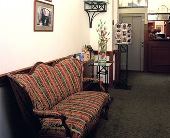 Boutique 16 Prague