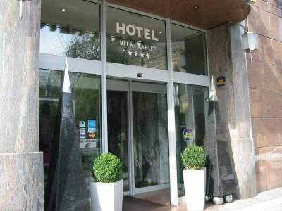 Luxury Family Bila Labut Hotel
