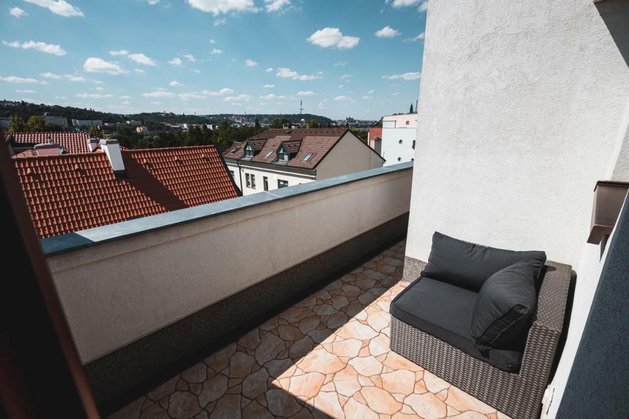 Point Flat, Beautiful View From Terrace To Castle