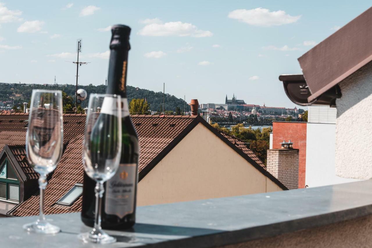 Point Flat, Beautiful View From Terrace To Castle *